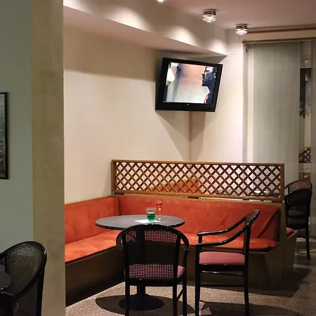 מלון La Torretta Bramante 3*